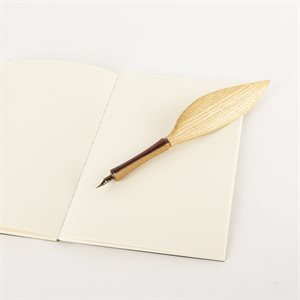 Old-fashioned designer-shaped pen (Katalox et robinier)