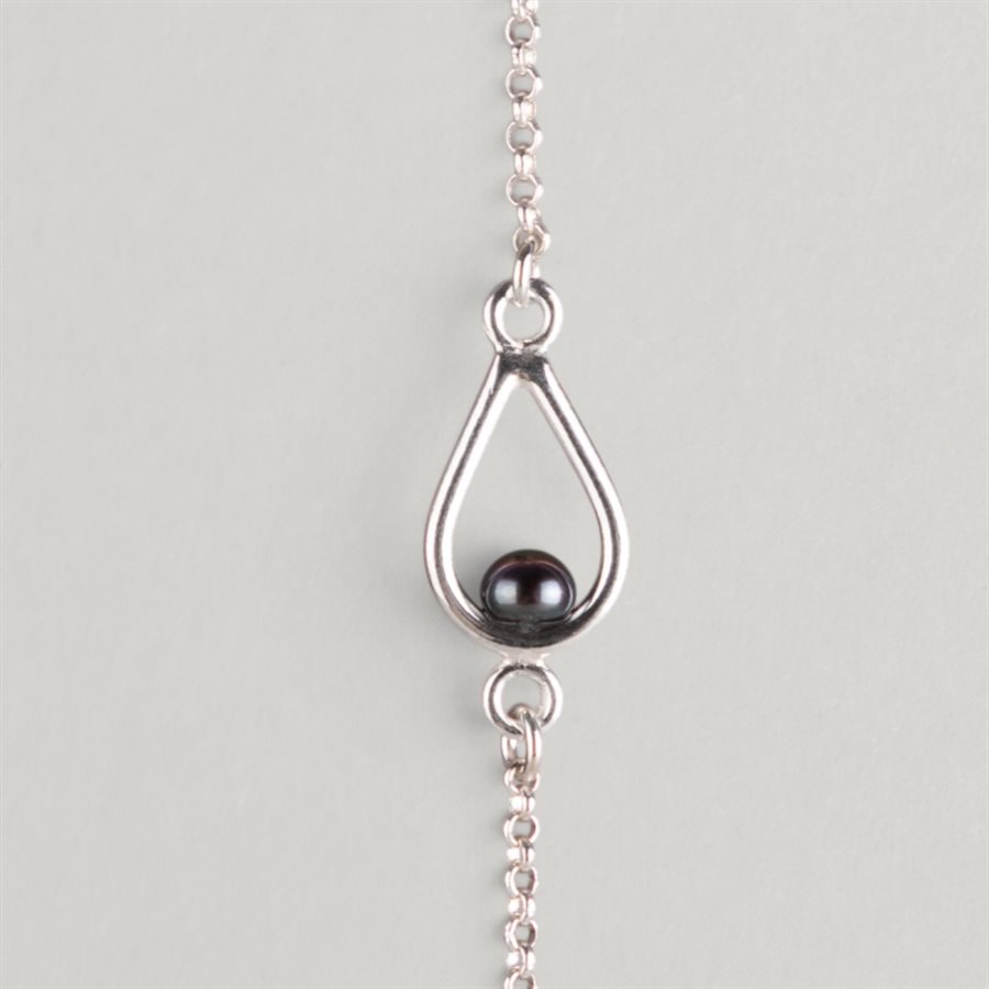 Teardrop and Freshwater Pearl Bracelet – black pearl – M / L