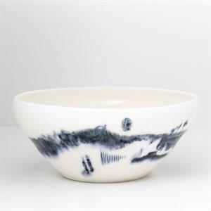 Large porcelain bowl, decorated in a bluish China ink style