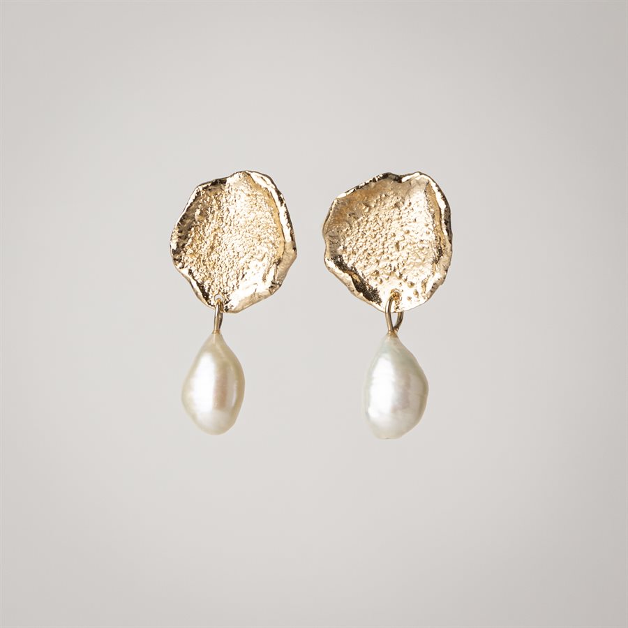 Mini Fauve earring in gold-plated silver with white pearls