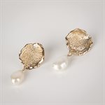 Mini Fauve earring in gold-plated silver with white pearls