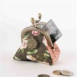 Porte-monnaie polochon en coton avec fermoir métallique Vert et rose sur rose