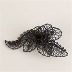 Broche en dentelle, modèle petite fleur noire