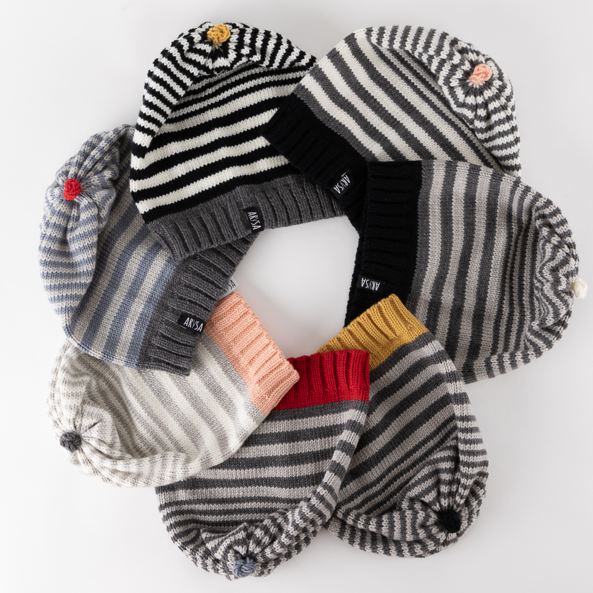 Choix de couleur pour les bonnets tricotés à la main de la collection 